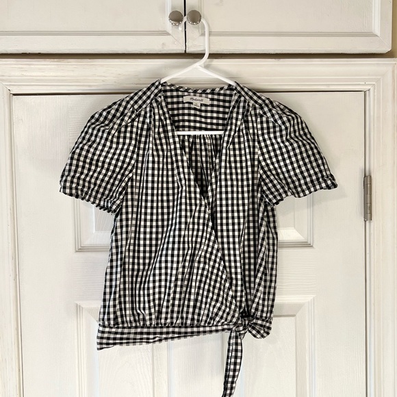 ‼️ NAME YOUR PRICE /// DONATING THU 5/11 ‼️
 Madewell Short-Sleeve Wrap Top - Picture 2 of 6